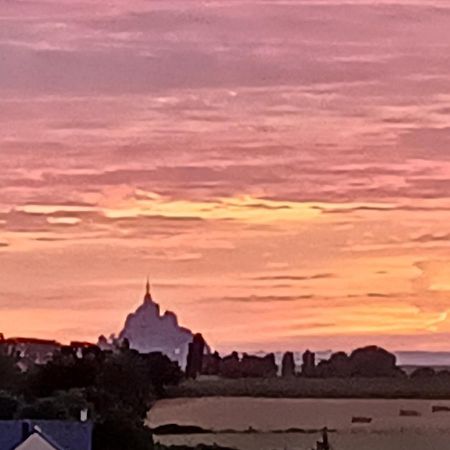 Appartement Lu'Ermael Avec Vue Mont Saint Michel Courtils Dış mekan fotoğraf